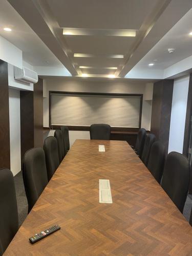 commercial-interior-designers-in-mumbai-Design-your-oofices-from-KK-Modular-Kitchens-and-Interior-in-Mumbai-23